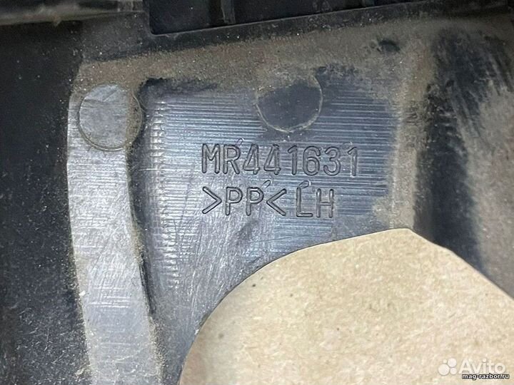 Уголок обшивки двери Mitsubishi Lancer IX левый