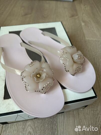 Menghi тапочки