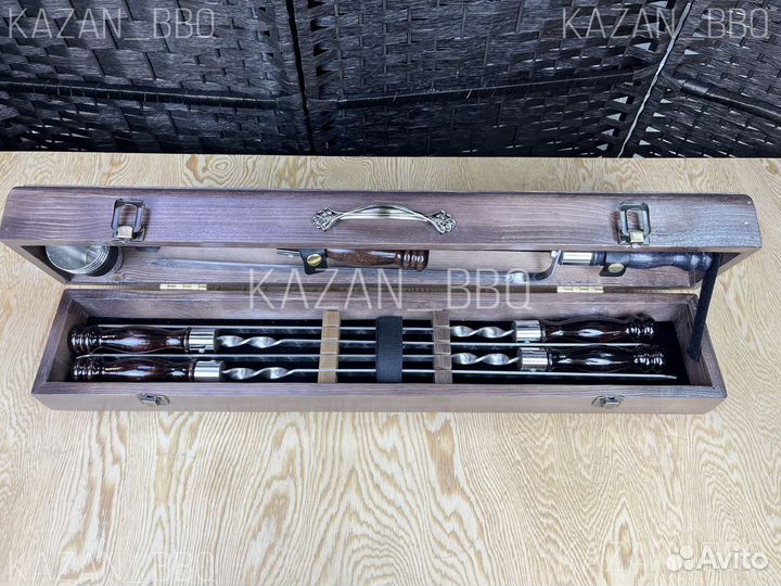 Подарочный набор шампуров в деревянном кейсе