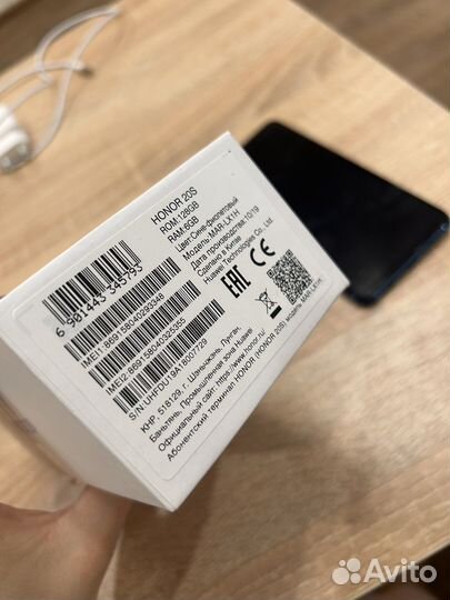 Телефон Huawei 20s