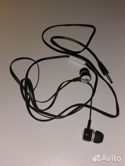 Проводные наушники