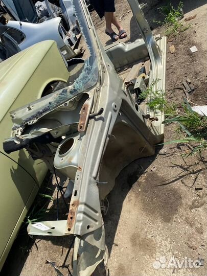 Передняя левая четверть LADA Kalina