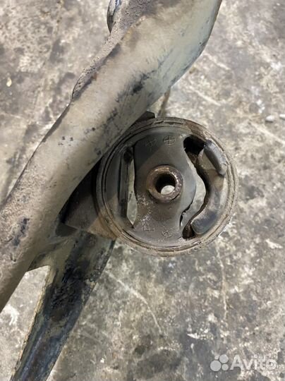 Балка продольная (с опорами кпп) Kia Rio 1