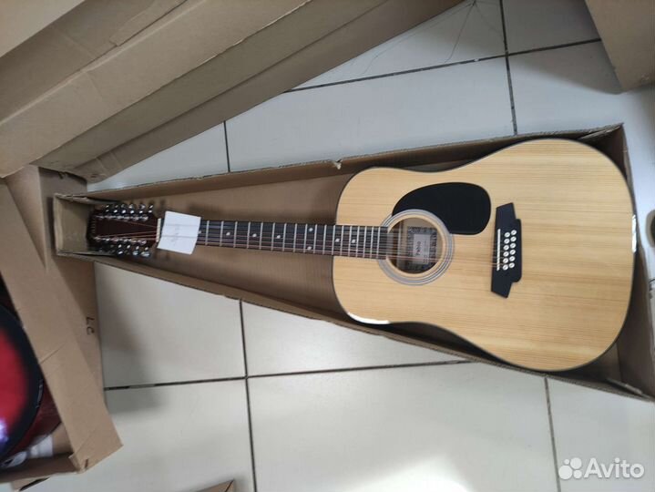 Акустическая гитара