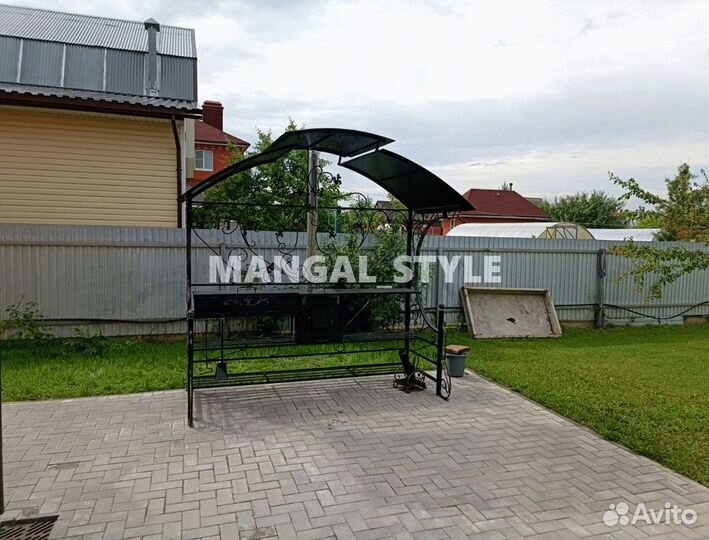 Мангал с крышей