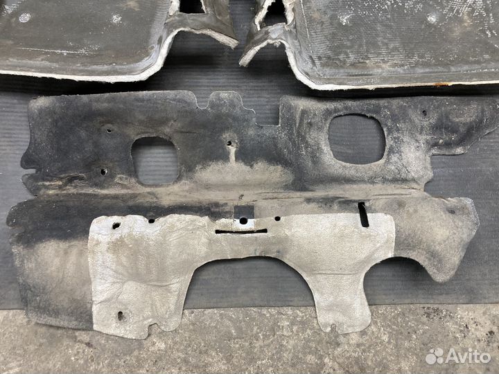 Шумоизоляция моторного отсека/щита Ford Focus 2