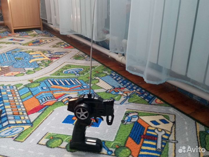 Машина на радиоуправлении для дрифта