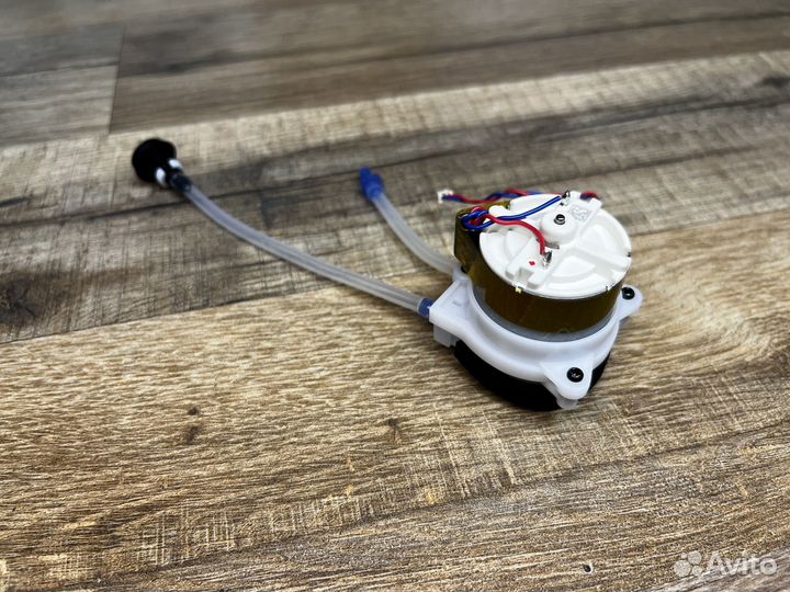 Водяной насос (помпа) Deebot Ozmo 920 / 950 / T8+