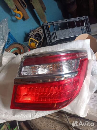 Фонарь задний toyota camry