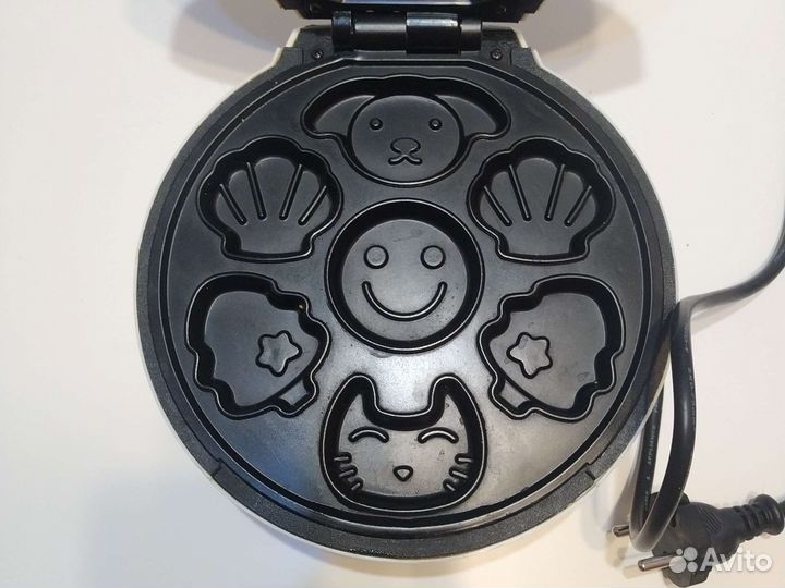 Электрическая вафельница бу