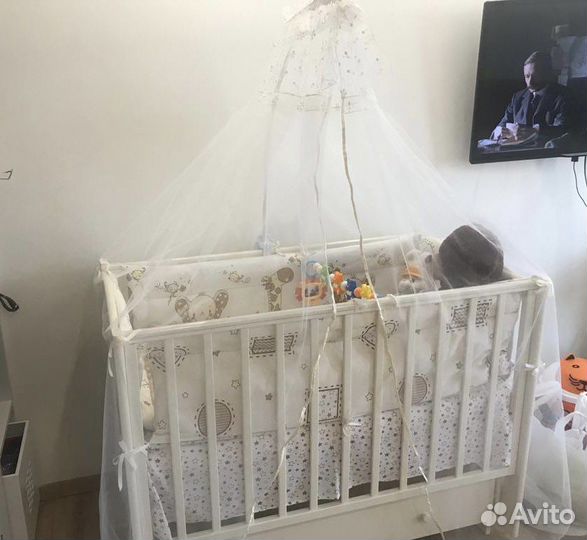 Детская кровать с универсальным маятником