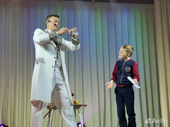 Фокусник-иллюзионист