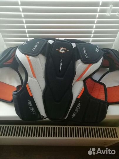 Нагрудник хоккейный jr