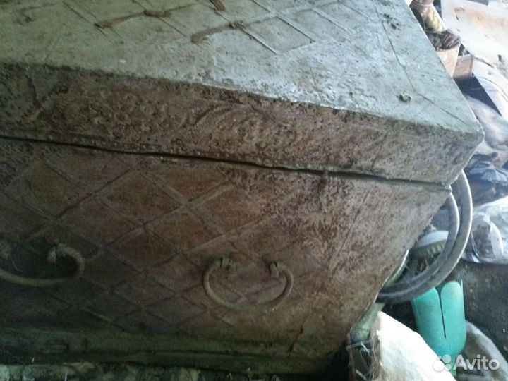 Сундук большой старый, старинный. XIX-XX век