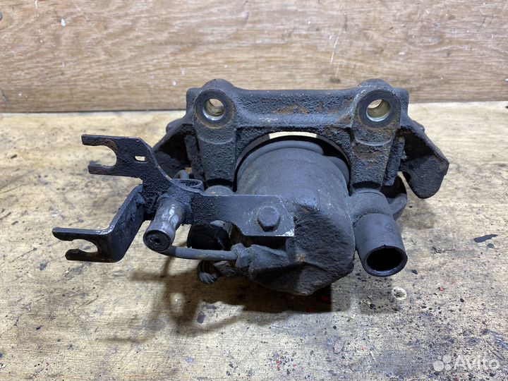 Суппорт передний левый Audi A6 C5 дорест S137