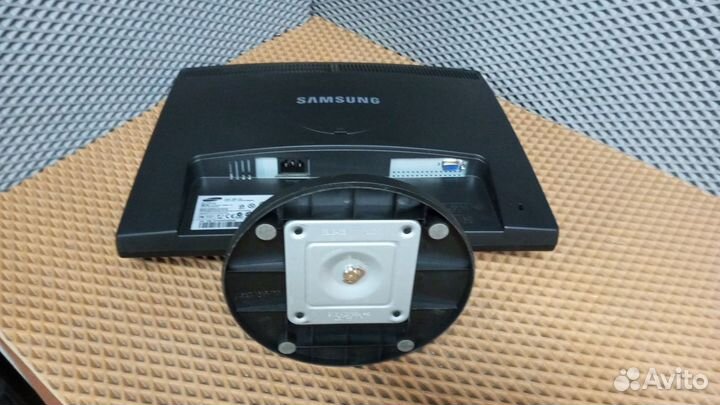 ЖК Монитор Samsung 943N 19