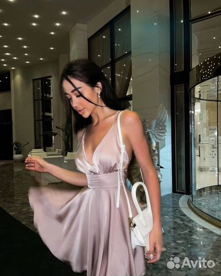 Новое вечернее платье шелковое