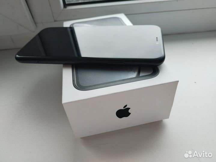 iPhone Xr, 64 ГБ