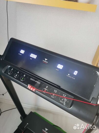 Беговая дорожка (в мВидео 50к)