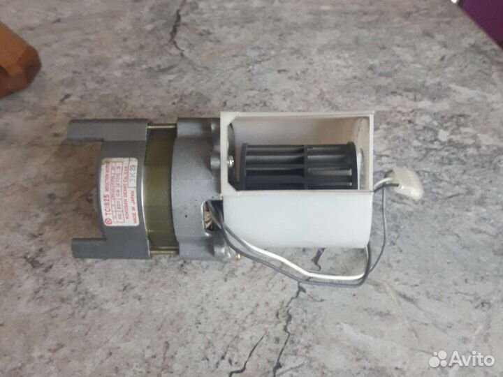Электродвигатель с редуктором 220
