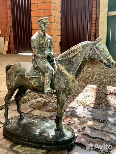 Бронзовая статуэтка конь ворошилов 140 кг