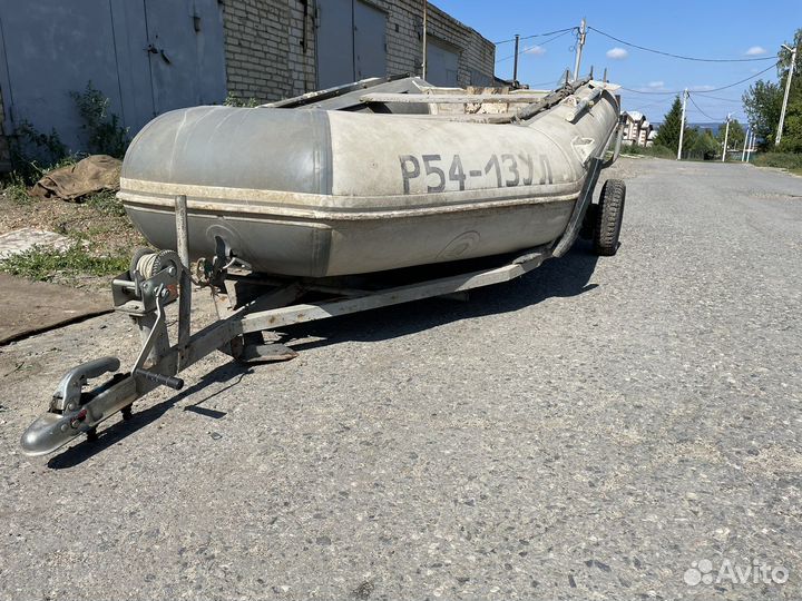 Лодка с прицепом
