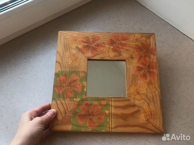 Зеркало в деревянной раме декупаж