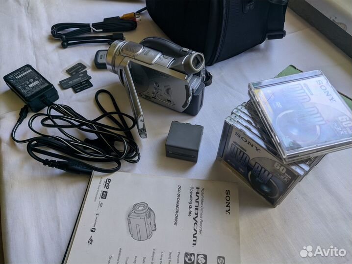 Видеокамера Sony DCR-DVD905