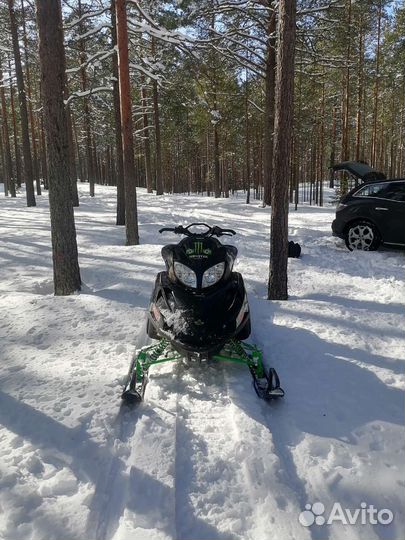 Продам Artic Cat M8