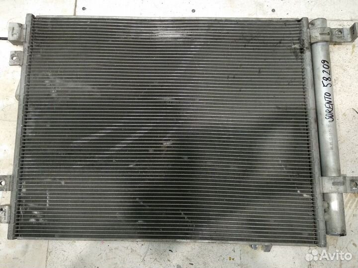 Радиатор кондиционера (конденсер) (Kia Sorento I)