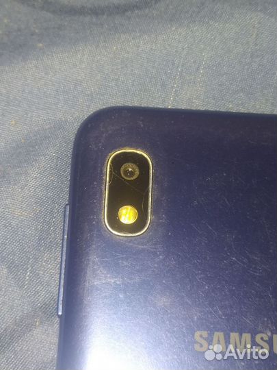 Samsung Galaxy A10, 4/32 гб