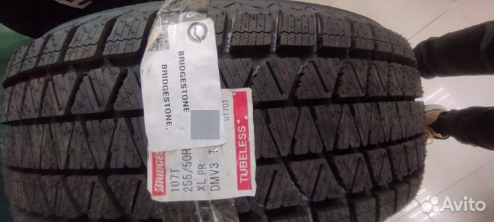 Bridgestone Blizzak DM-V3 255/55 R19 107T
