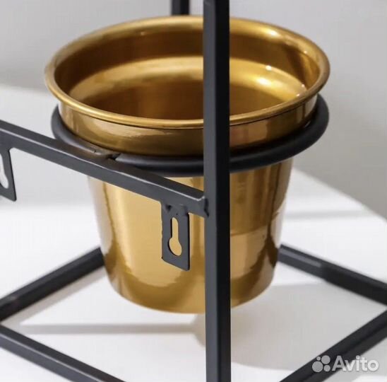 Кашпо ваза в стиле лофт настенное