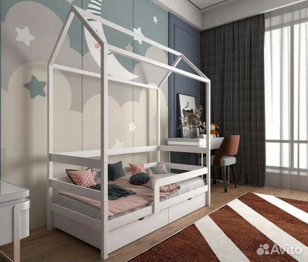 Кроватка домик от 2х лет из натурального дерева с