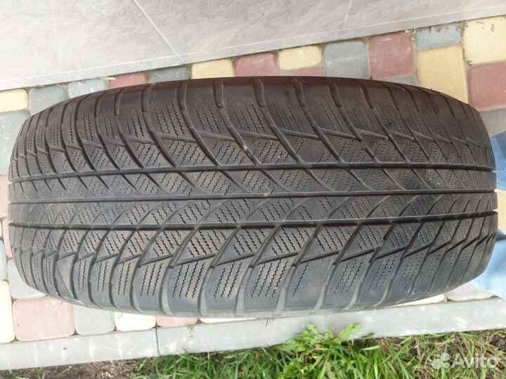 Bridgestone Blizzak LM-001 225/60 R18 104H