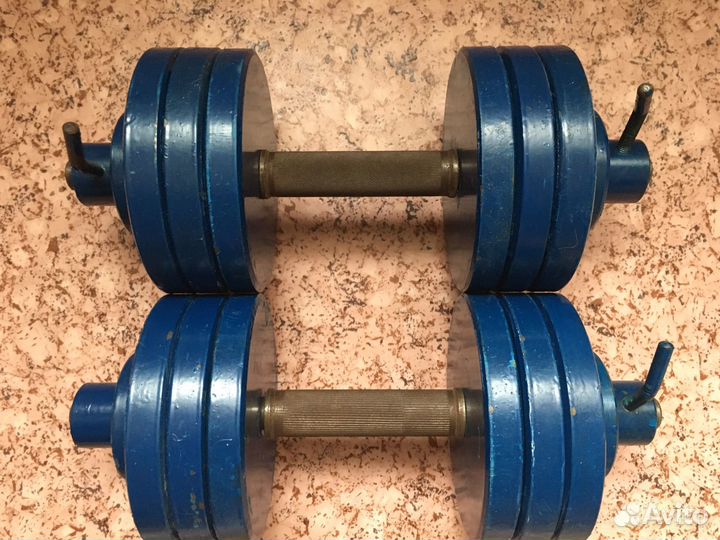 Набор гантелей