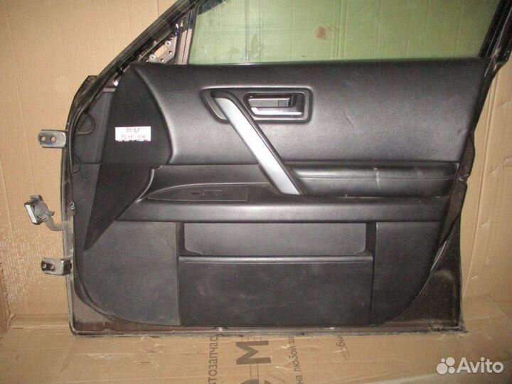 Обшивка двери передней правой Infiniti FX (S50)