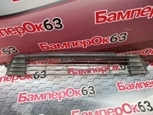 Решетка бампера передний Toyota Corolla