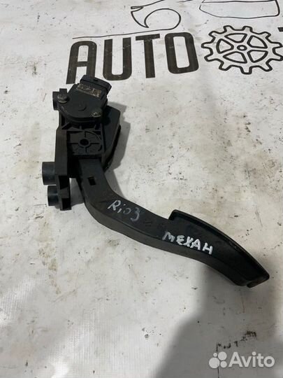 Педаль газа Kia Rio 3 G4FA 2014