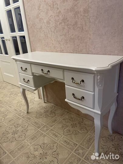 Письменный стол из массива в эмали Прованс