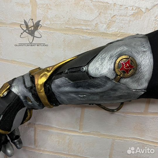 Перчатка в стиле Atomic Heart / Киберпанк