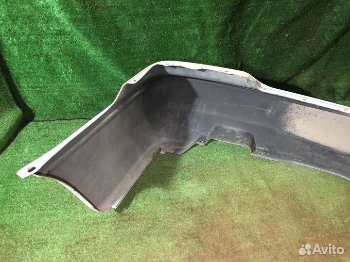 Бампер задний Honda Legend KA9 Белыйцарапины