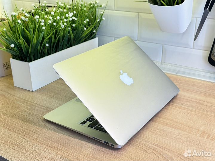 MacBook Air 13 батарея 87%