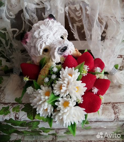 Композиция из мыла в гипсовом кашпо