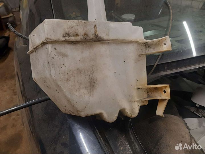 Бачок омывателя Nissan x-trail t30