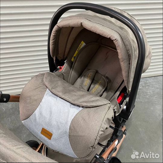 Прогулочная коляска Luxmom