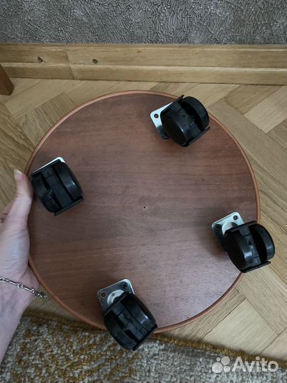 Подставка для цветов на колесиках