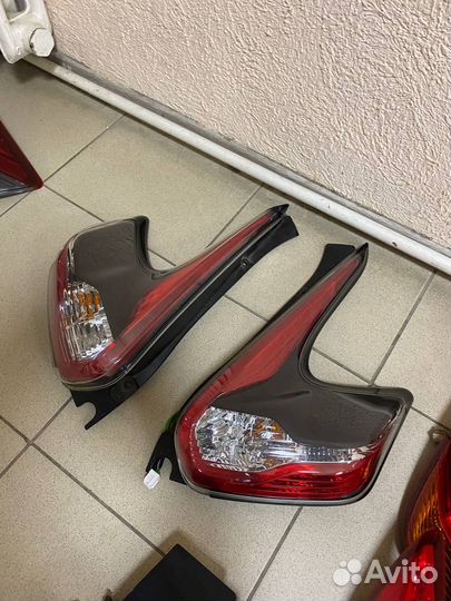 Комплект фонарей Nissan Juke 2018