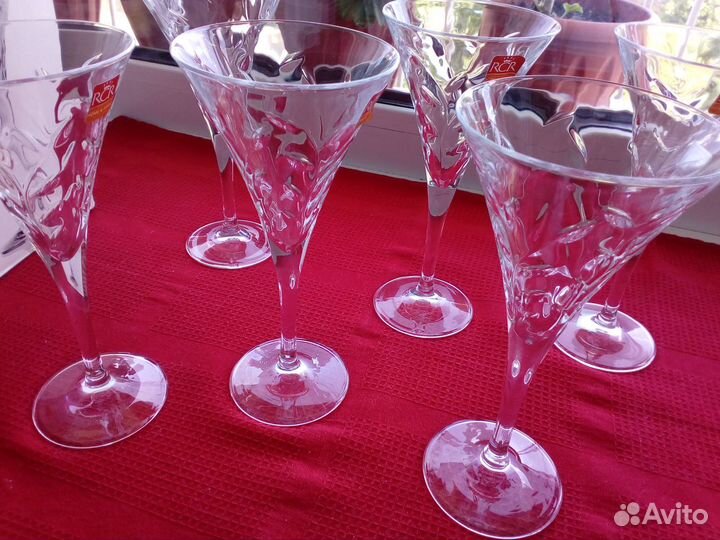Бокалы на ножке новые