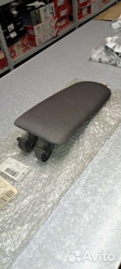 Крышка подлокотника audi a4 b6